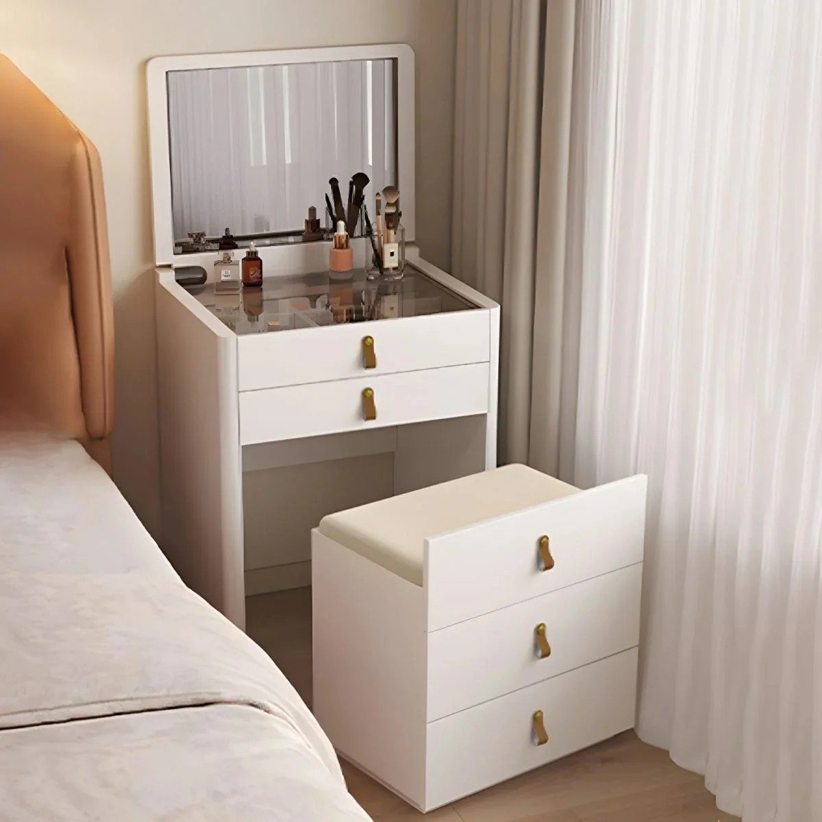 imgi_6_1755323924-1 Ivory β Schminktisch mit Klappspiegel β Bild 1